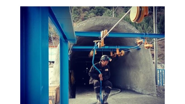 引進探天下金屬探測安檢門，富源縣欣欣煤礦確保安全生產(chǎn)