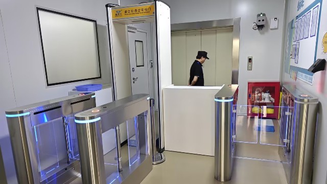 工廠必須用安檢門(mén)的原因