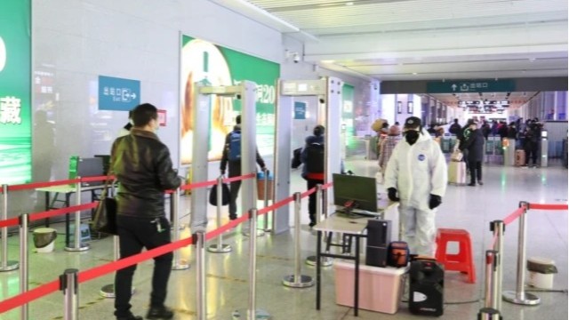 自動紅外測溫門