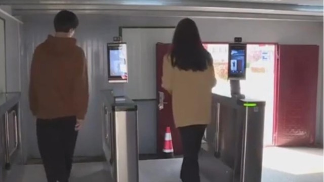 大數(shù)據(jù)智能防疫閘機