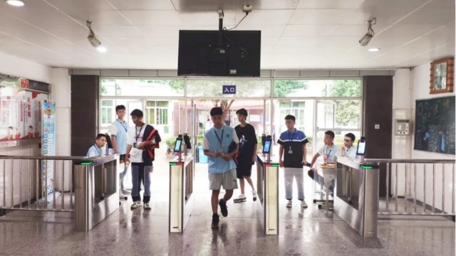 門(mén)衛(wèi)智能訪客系統(tǒng)如何管理訪客來(lái)訪通行？