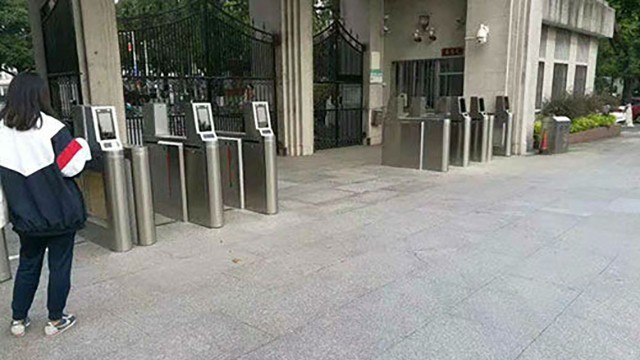 人臉識(shí)別機(jī)